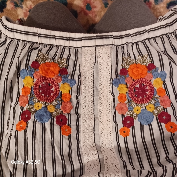 Off the Shoulder Top Embroidered Striped CROP TOP Elastic Waistline - Picture 10 of 12